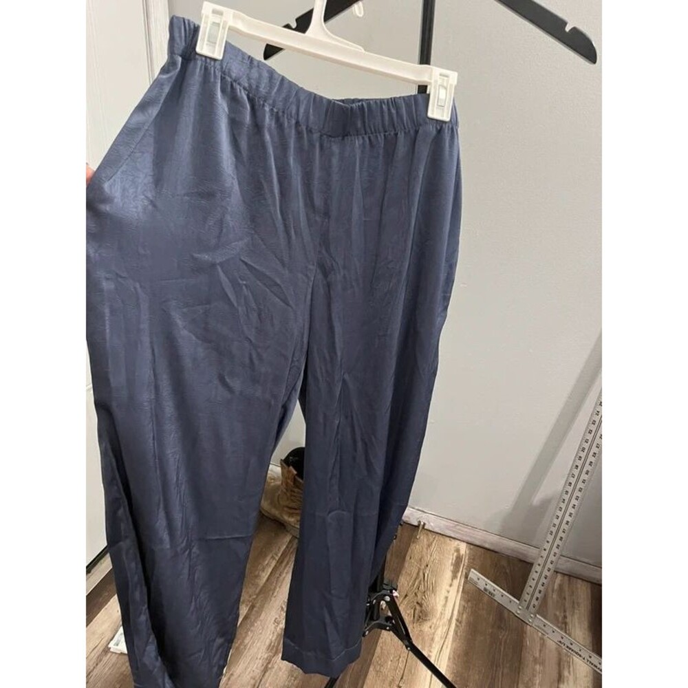 Satin navy textured pants